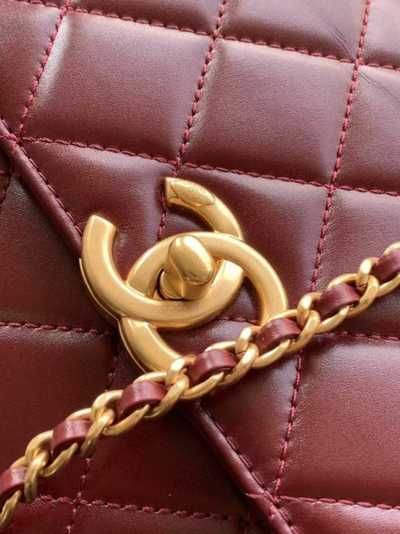 Chanel Calfskin Quilted Perfect Fit Flap Red 22cm, Designer Handbags, Women’s Purse, luxury bags, Chanel bags - Image 8