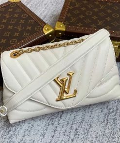 Alternative view of Louis Vuitton New Wave Chain 24Cm Ivory M58549, Designer Handbags, Womens Purse, luxury bags