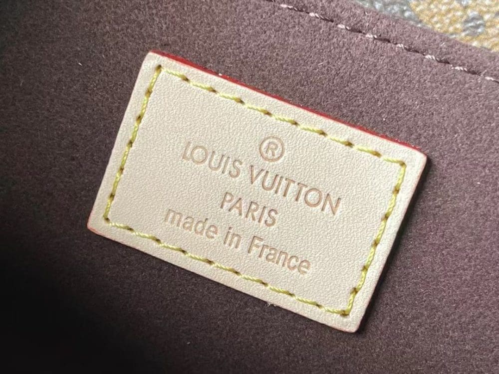 Louis Vuitton Pochette Mtis East West M46279 21.6cm/ 8.5in, Designer Handbags, Womens Purse, luxury bags - Image 6