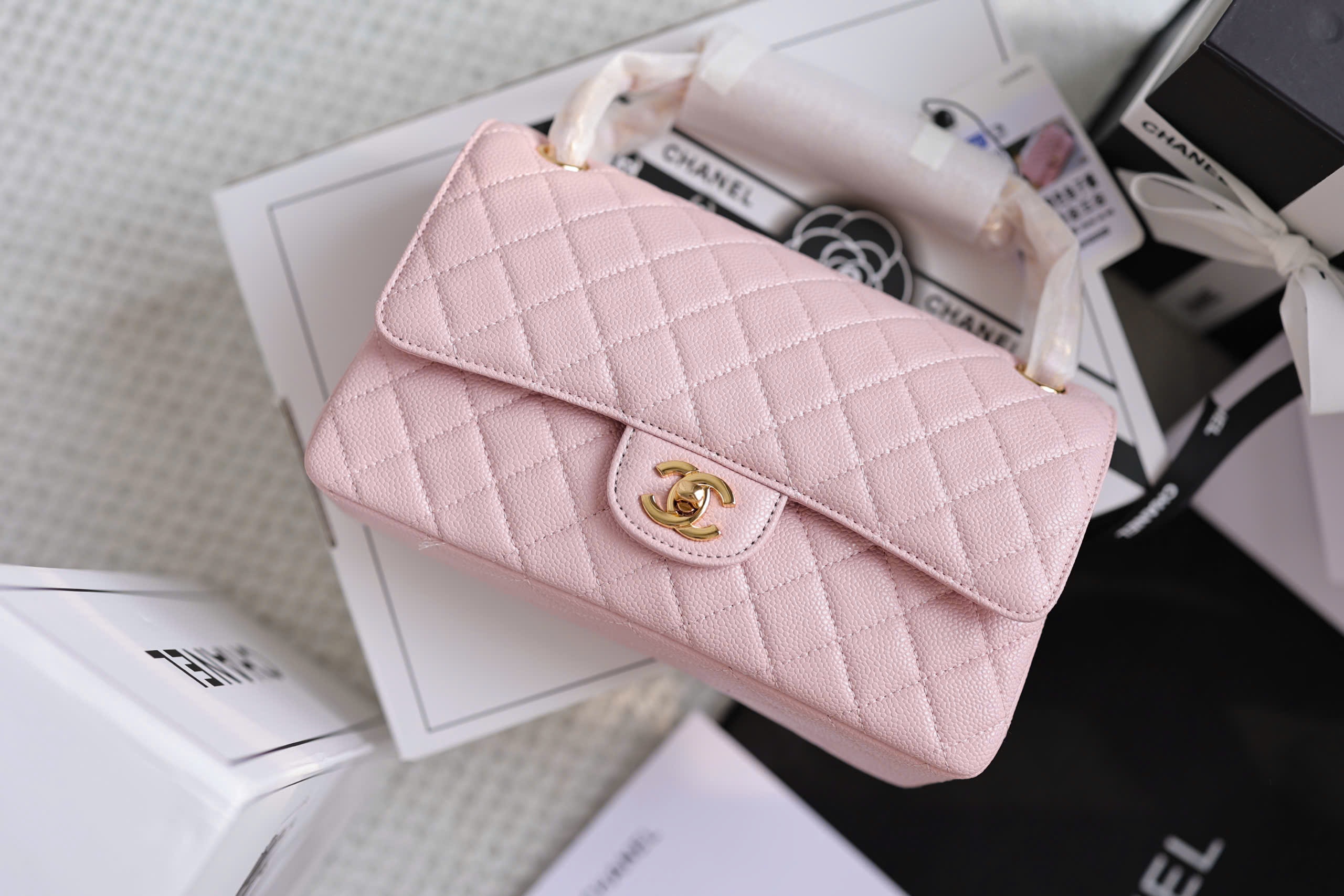 Luxury Diamond Quilted Crossbody Bag – Pink – 23cm - Image 2