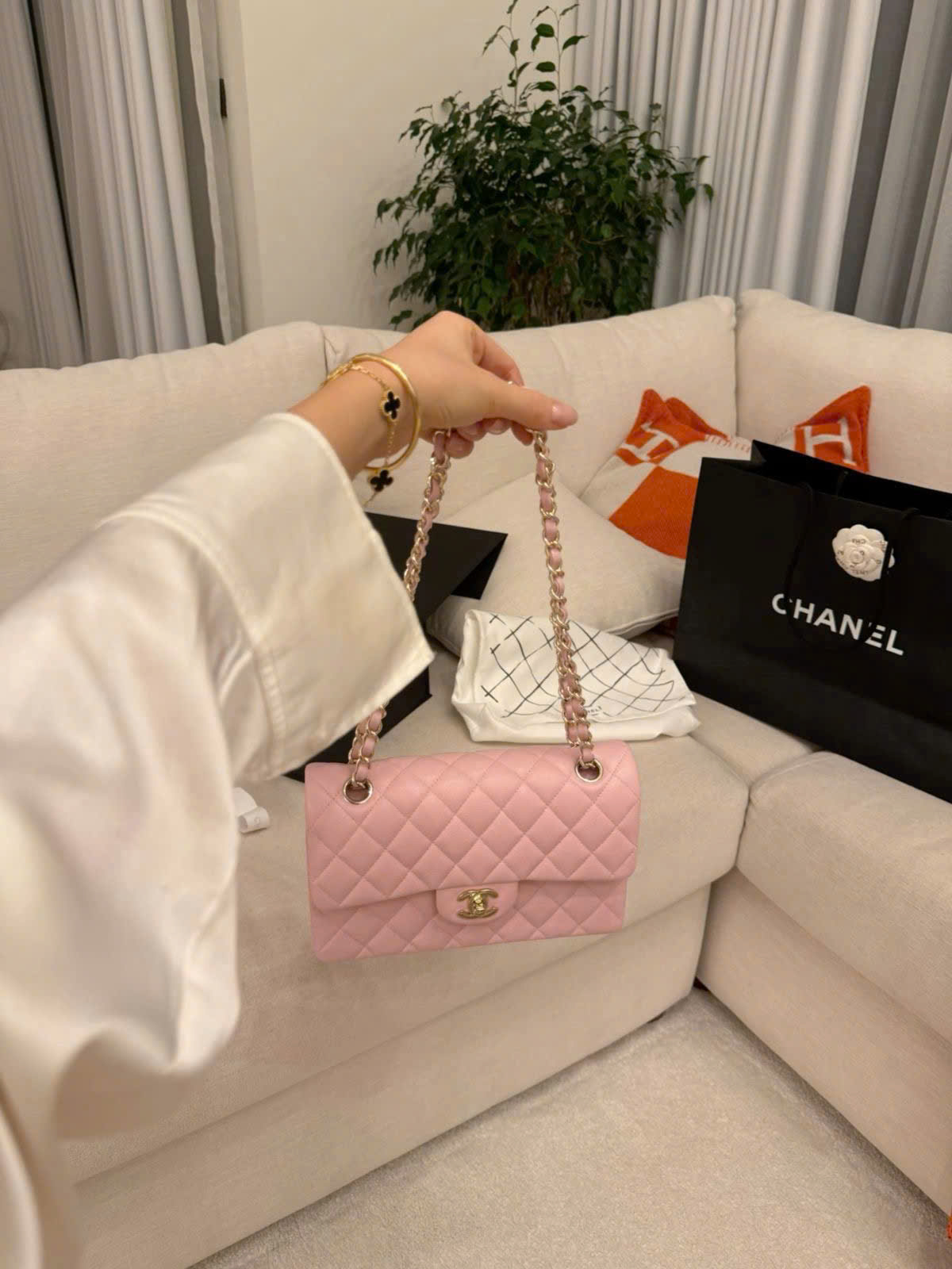 Luxury Diamond Quilted Crossbody Bag – Pink – 23cm - Image 9