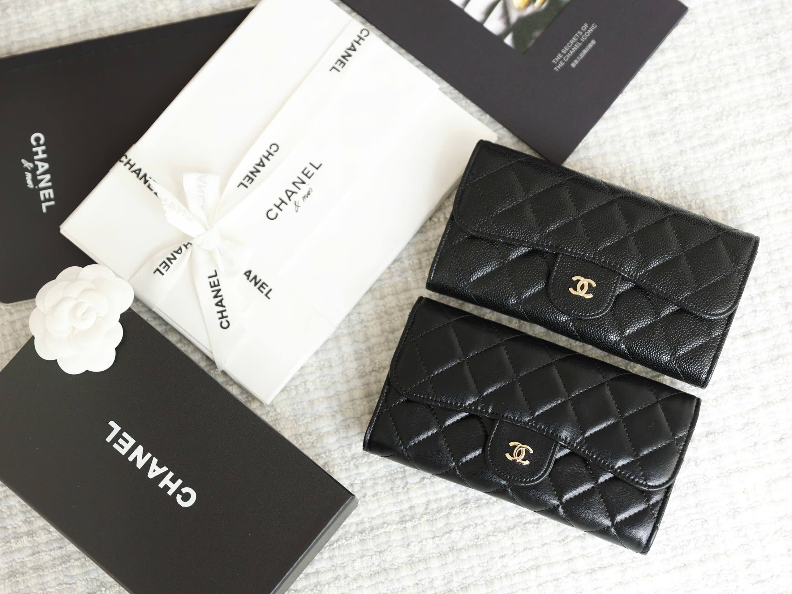 Premium Noir Grained Quilted Flap Wallet - Image 2