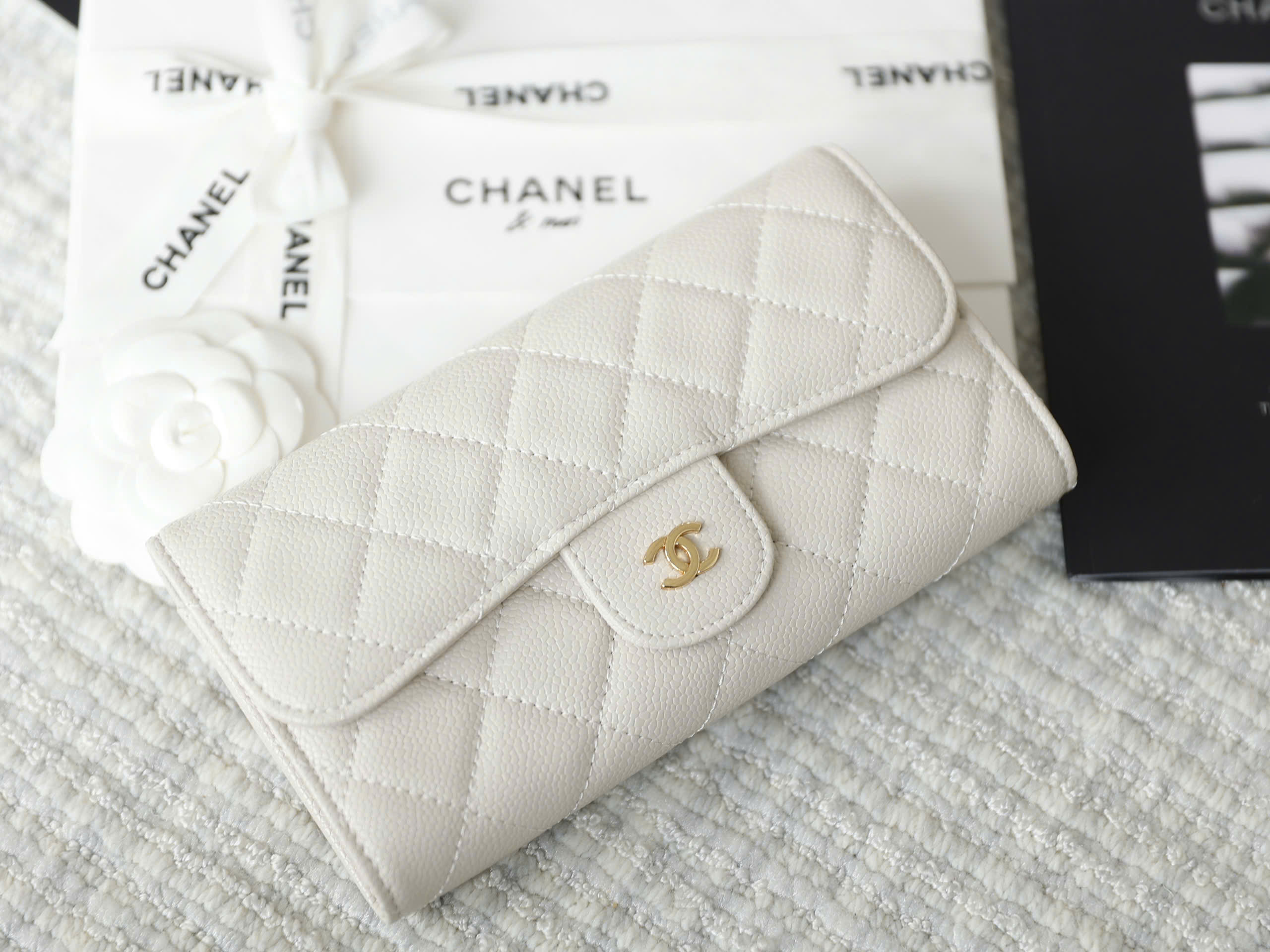 Premium Ivory Grained Quilted Flap Wallet