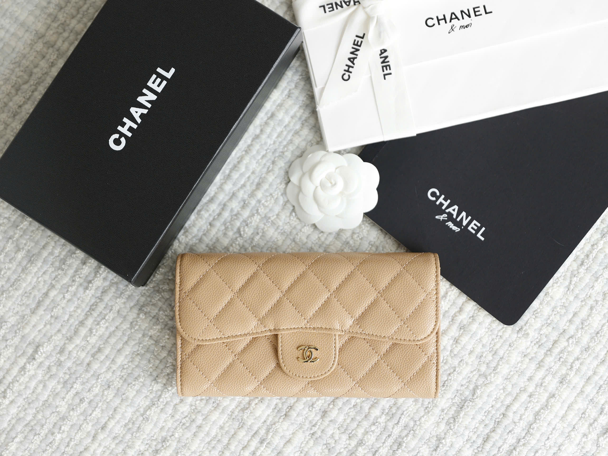 Premium Latte Grained Quilted Flap Wallet - Image 3