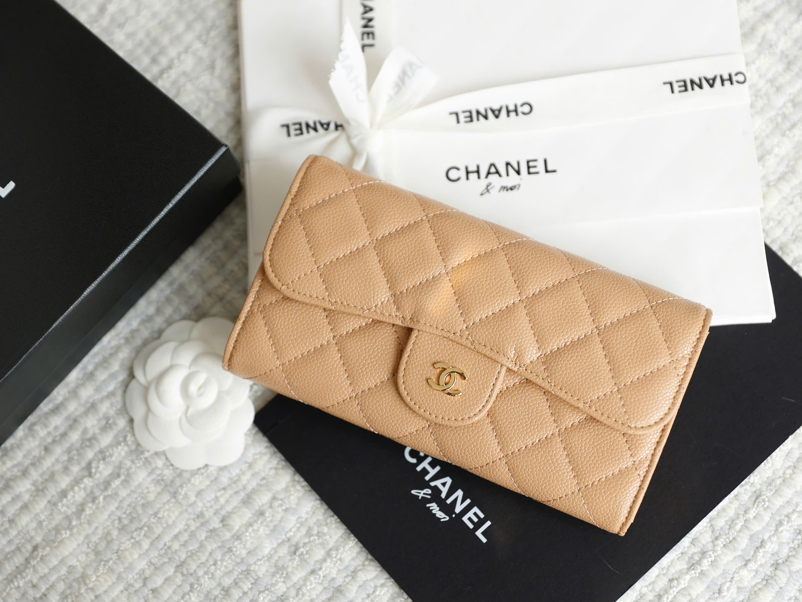 Premium Latte Grained Quilted Flap Wallet - Image 7