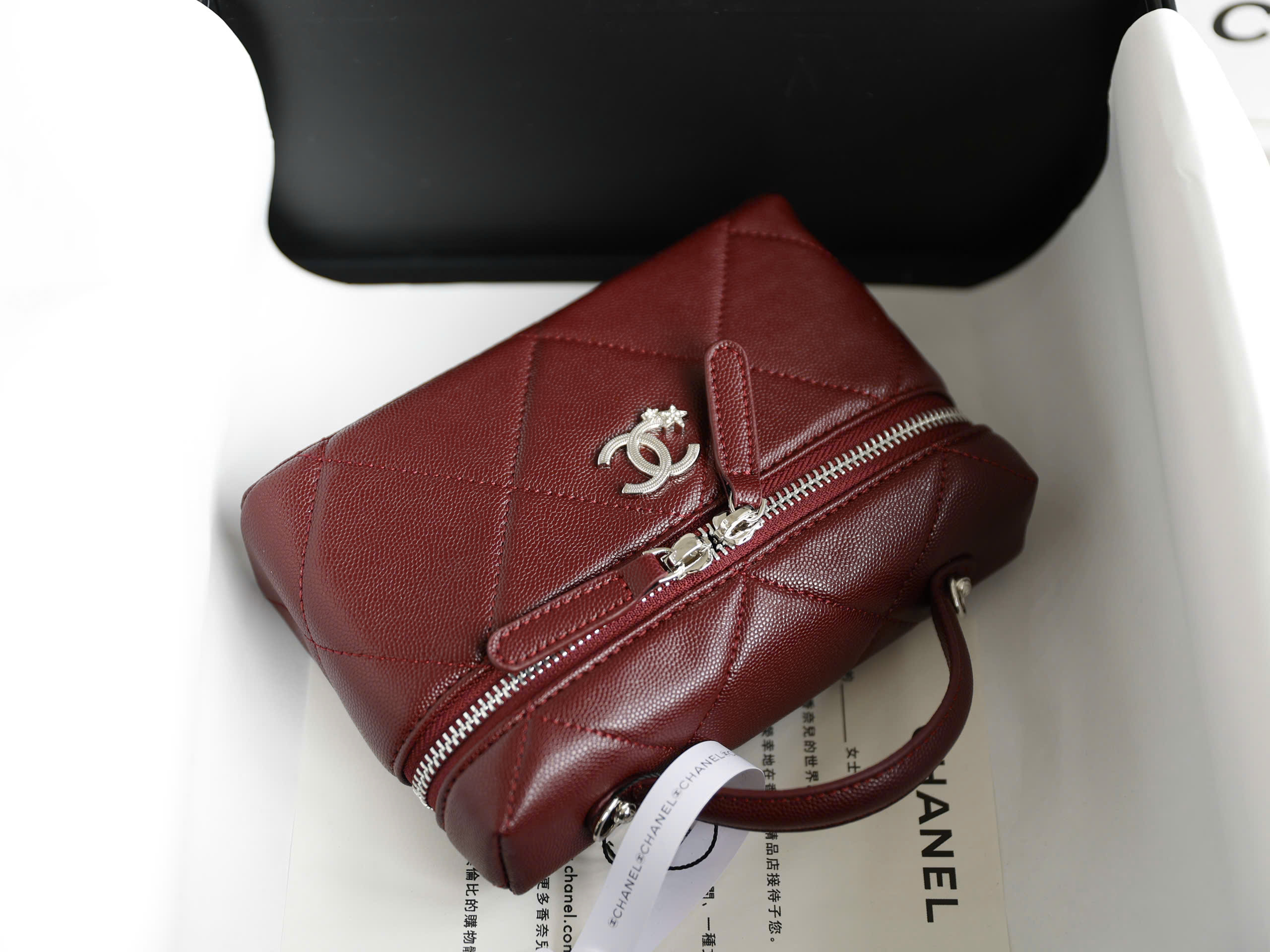 Master Craftsmanship Quilted Vanity Case Shoulder Bag 18cm - Onyx RED - Image 3
