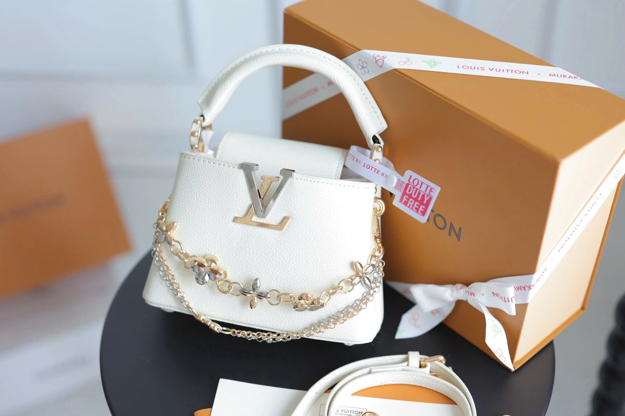 Capucines BB Grained Leather Top Handle Bag - Size 27 (Premium White)