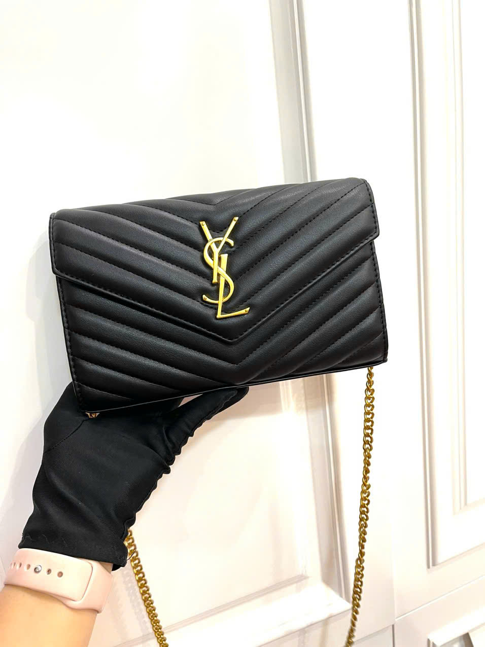Chevron Quilted Wallet on Chain - Size 22 (Classic Black with Gold Hardware) - Image 2