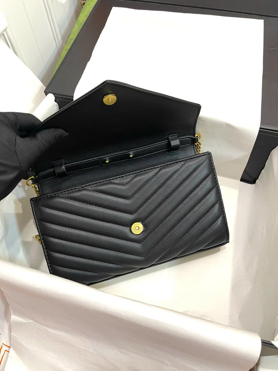 Chevron Quilted Wallet on Chain - Size 22 (Classic Black with Gold Hardware) - Image 3